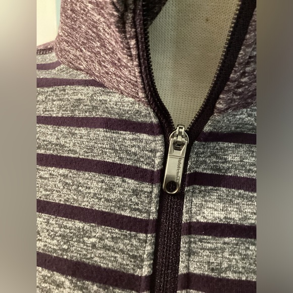 Lululemon Surge Warm 1/2 Zip. Size L. - Picture 5 of 10